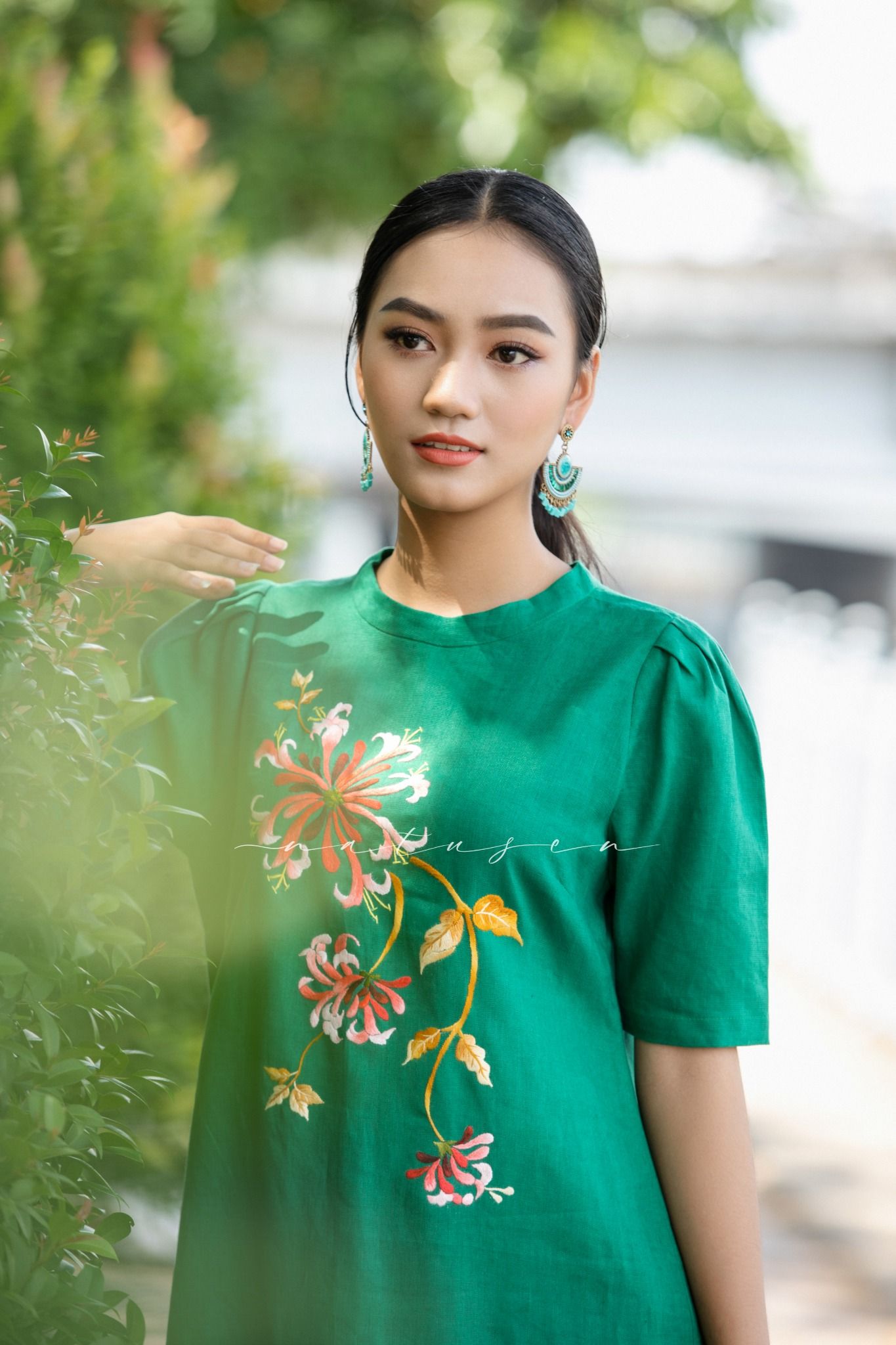  Đầm Mabelle Xanh Noel thêu tay KIm Ngân Mỹ Tú 