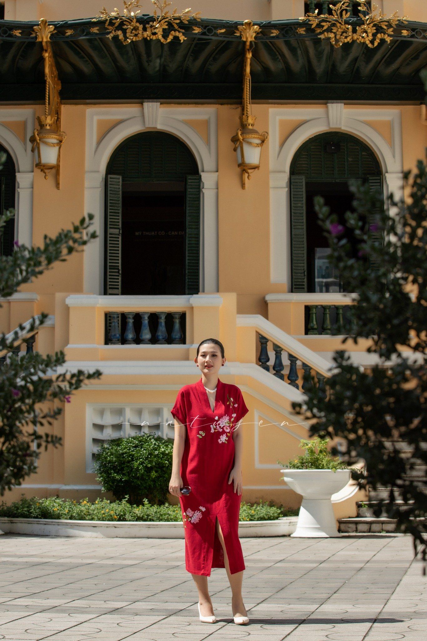 Đầm Yuna Kimono Đỏ thêu tay Cúc Viên Mỹ