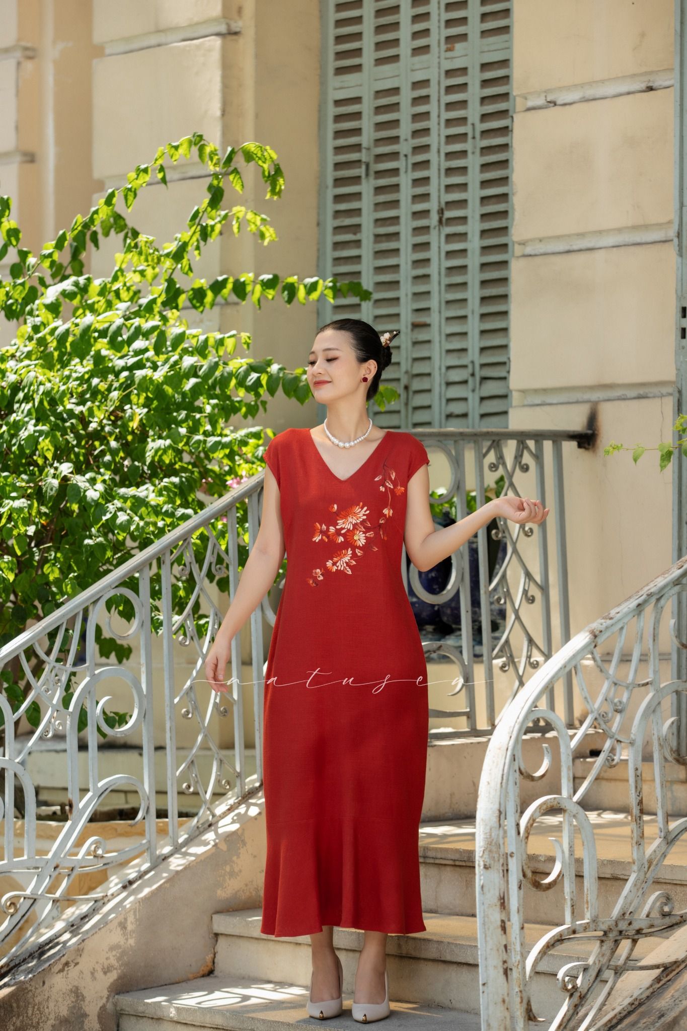 Đầm Ariel V Cam Đất thêu tay Cúc Viên Mỹ