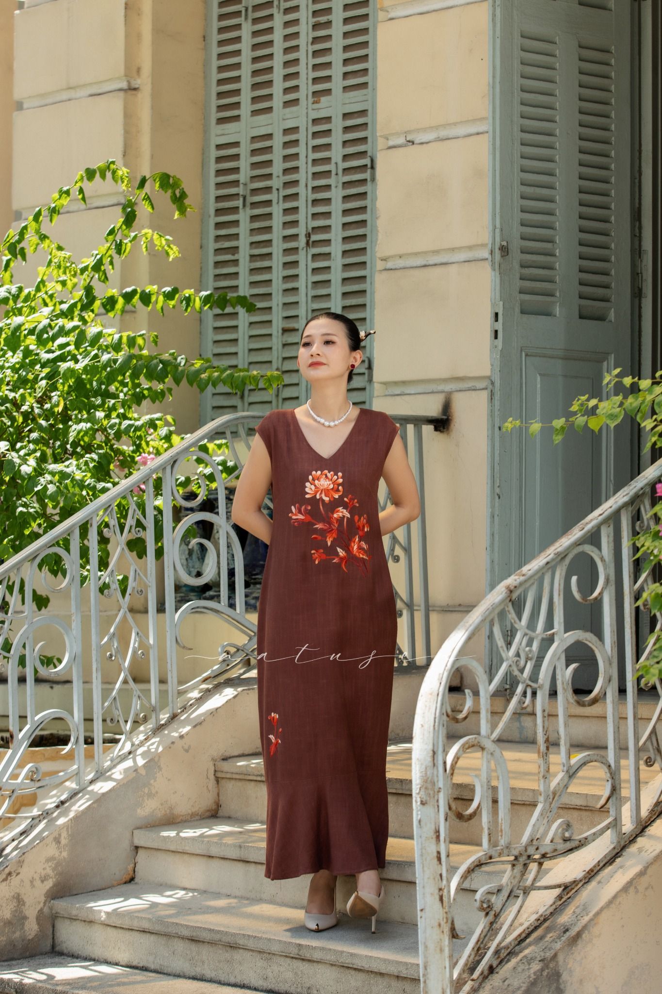 Đầm Ariel V Choco thêu tay Cúc Đại