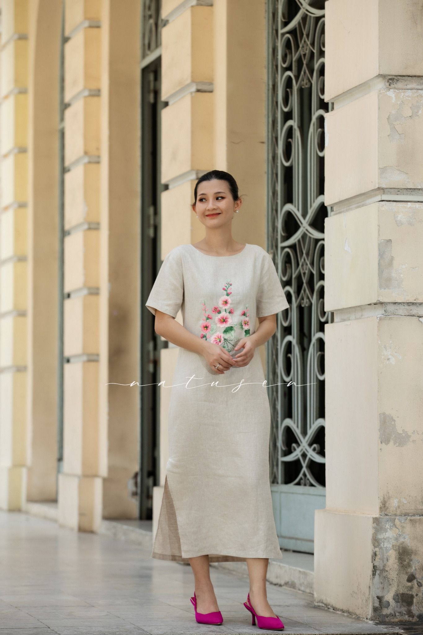 Đầm Moon Beige thêu tay Mãn Đình Hồng