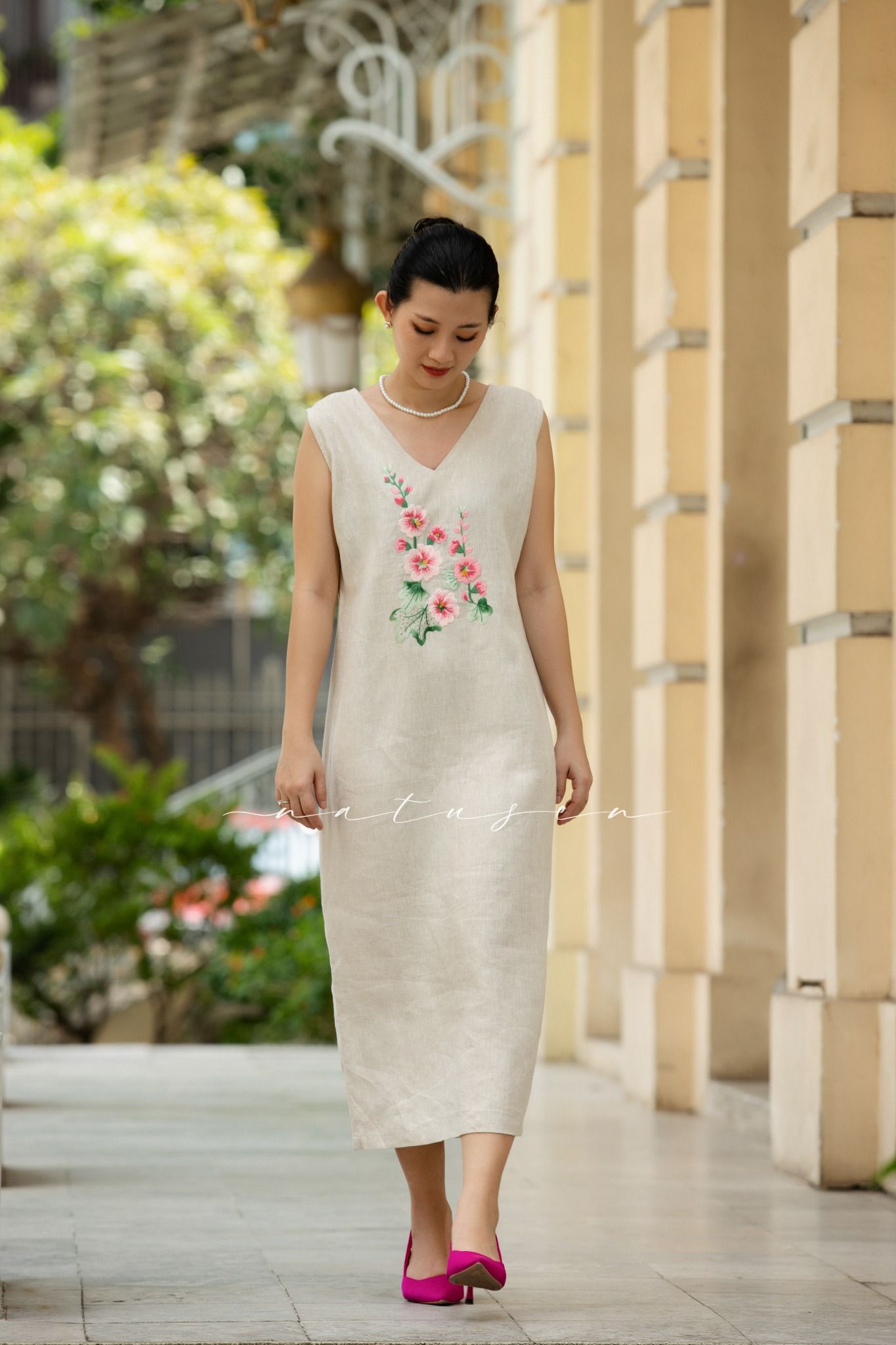 Đầm Anvie Beige thêu tay Mãn Đình Hồng