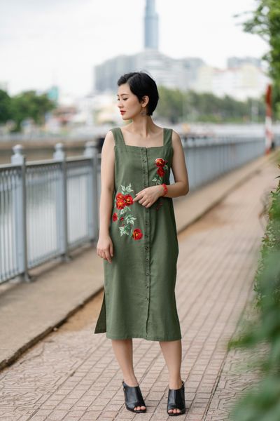  Đầm Xanh rêu linen thêu tay Hồng Flornetina 