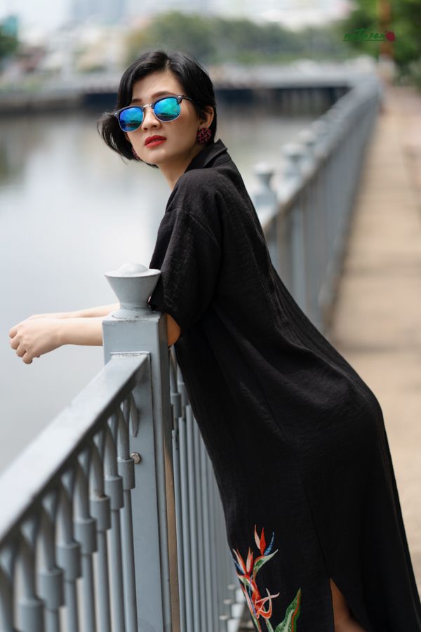 Đầm đen Safari maxi thêu tay Hoa Thiên Điểu