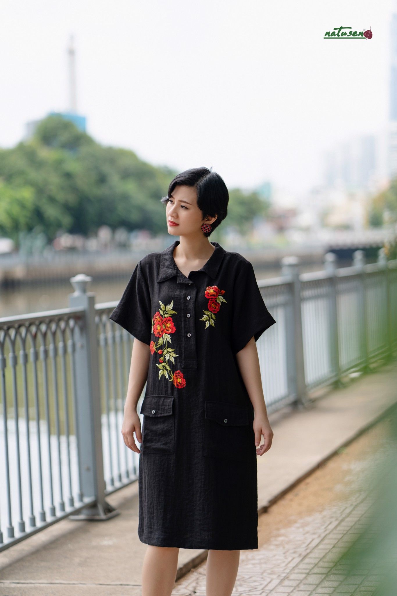 Đầm trụ thêu tay Hồng Florentina