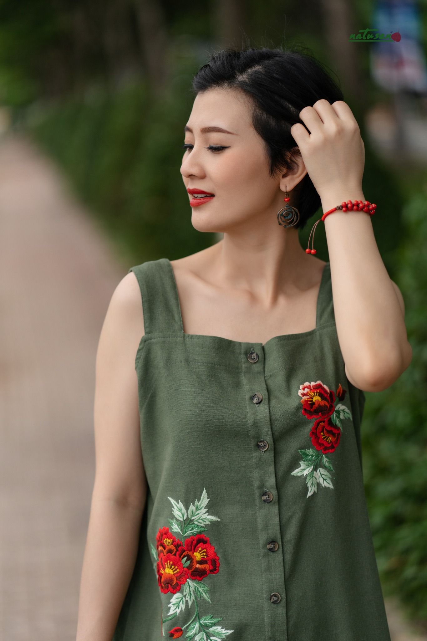  Đầm Xanh rêu linen thêu tay Hồng Flornetina 