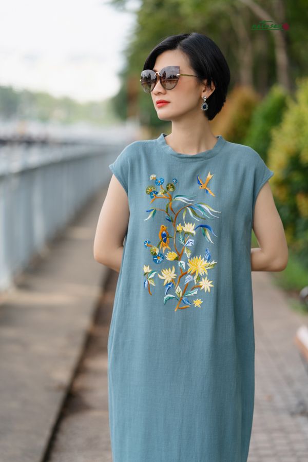 Đầm cổ lọ thêu tay Tết Đồng Điệu Xám Xanh