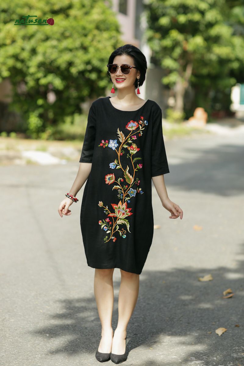 Đầm Cocoon thêu tay Noel Jacobean đen
