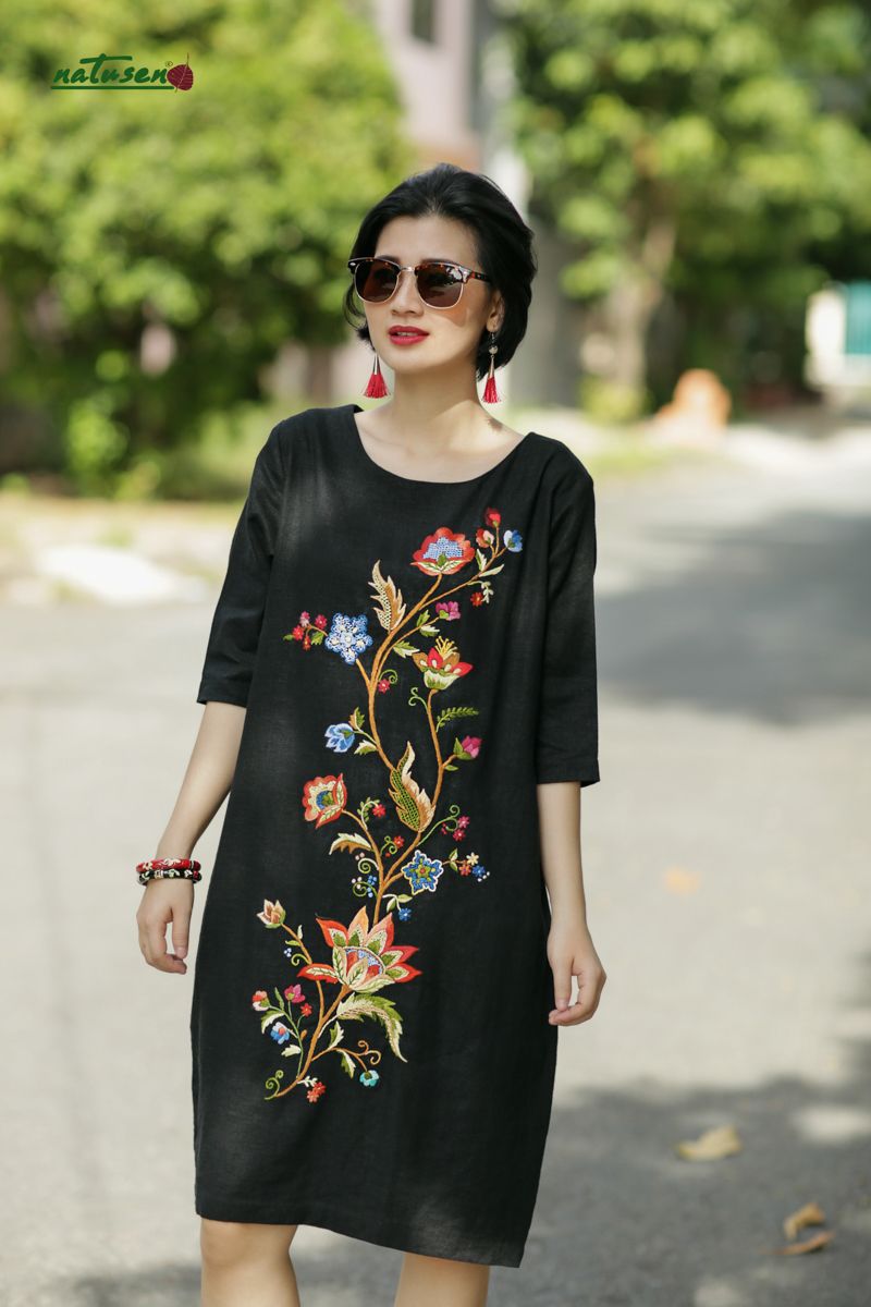 Đầm Cocoon thêu tay Noel Jacobean đen