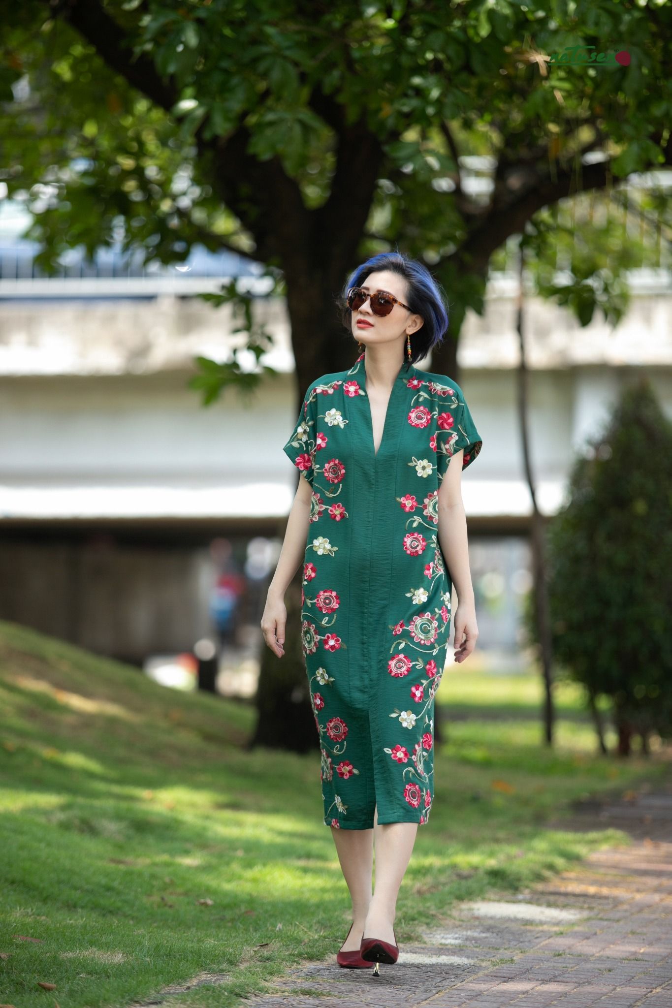 Đầm Xanh ren thêu kimono
