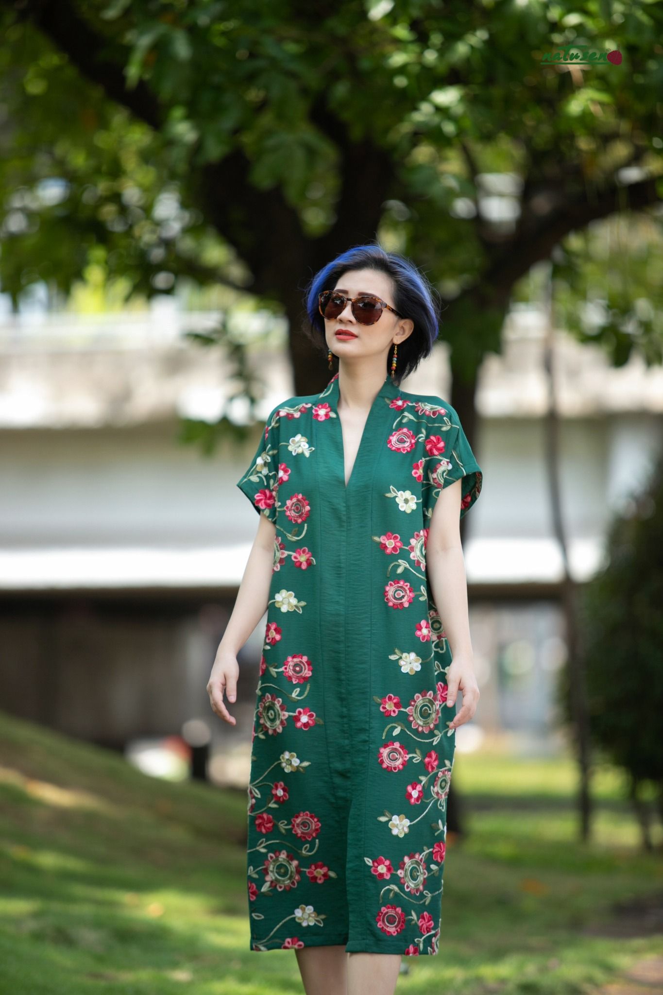 Đầm Xanh ren thêu kimono