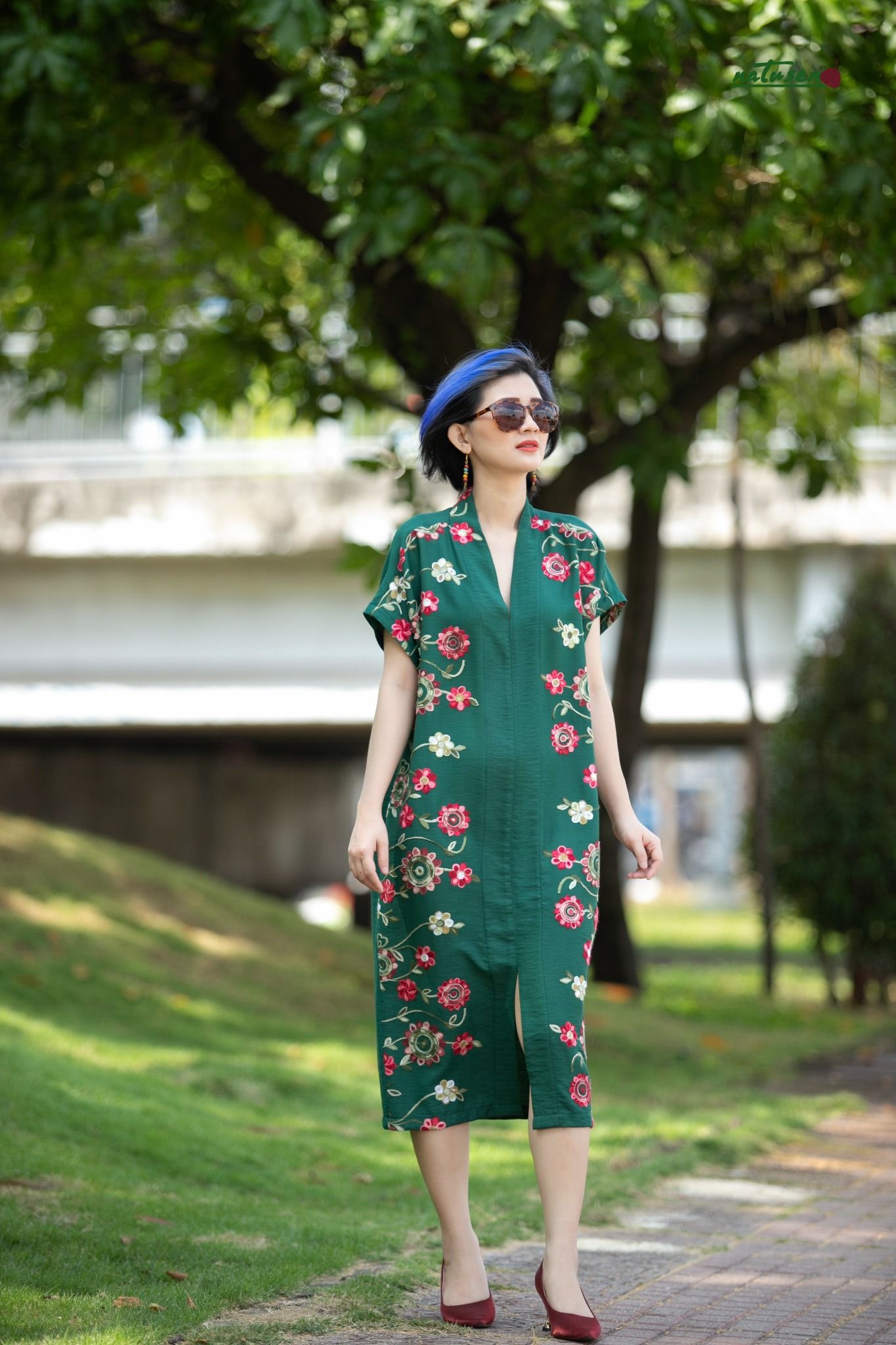Đầm Xanh ren thêu kimono