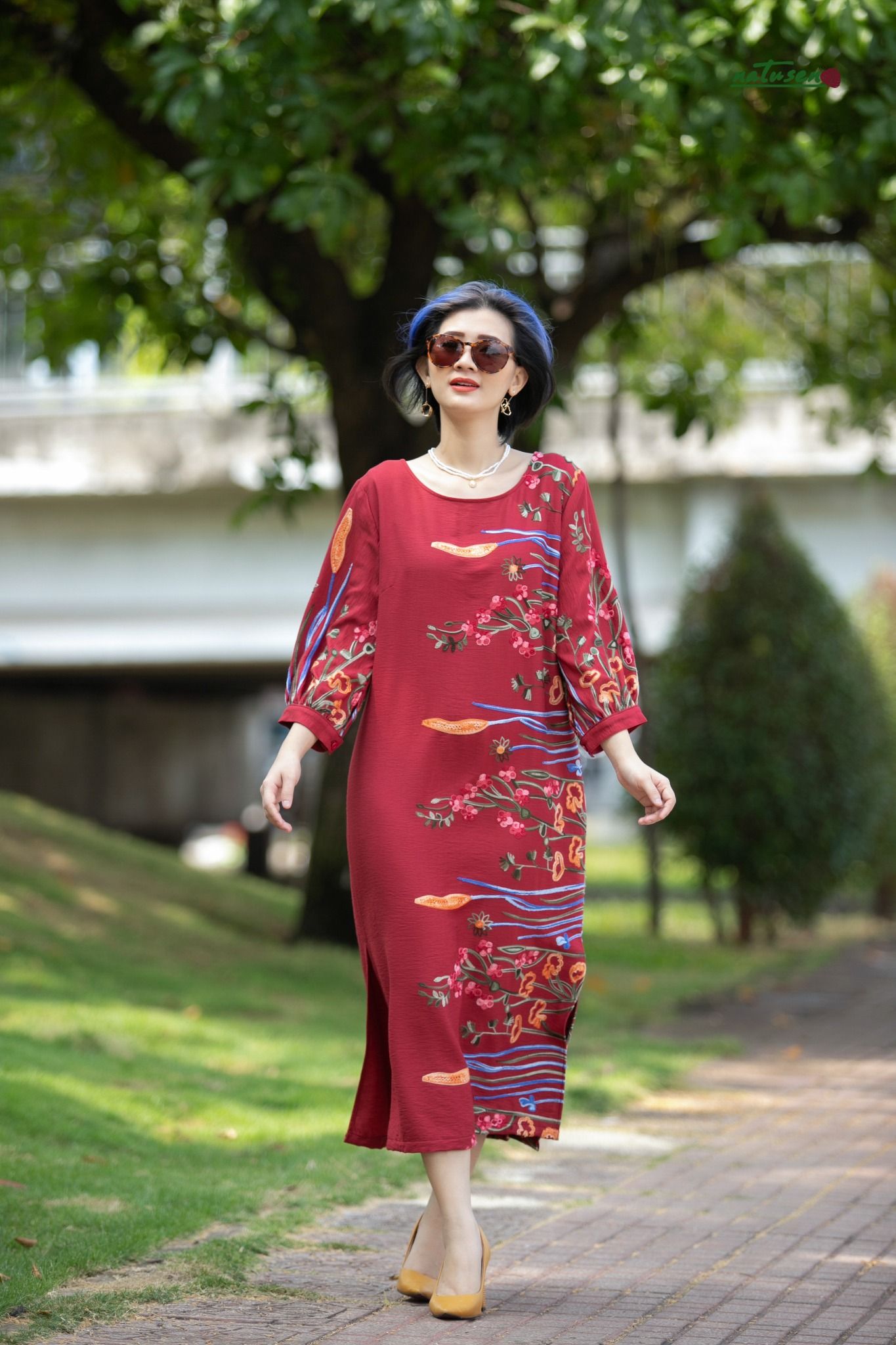 Đầm thêu ren Đỏ Son maxi tay phùng