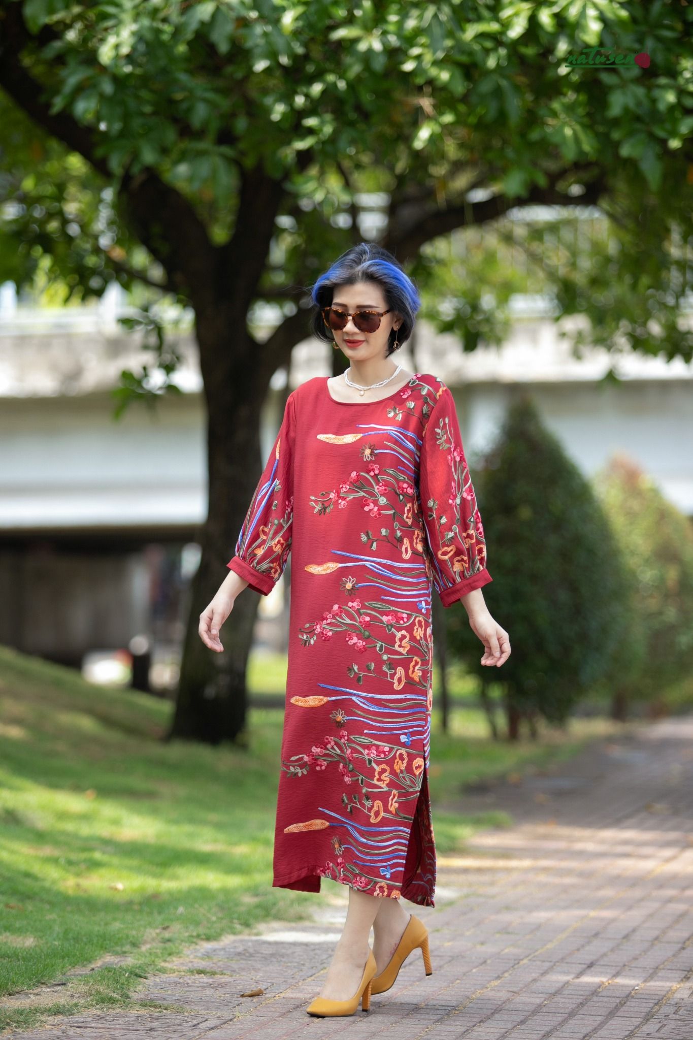 Đầm thêu ren Đỏ Son maxi tay phùng
