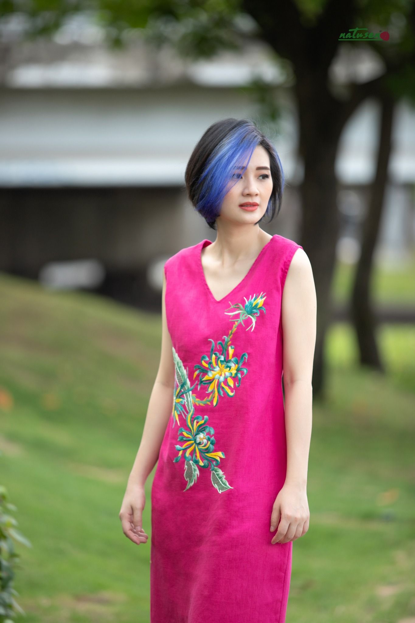 Đầm Anvie cổ tim Sen maxi thêu tay Cúc Quỳnh