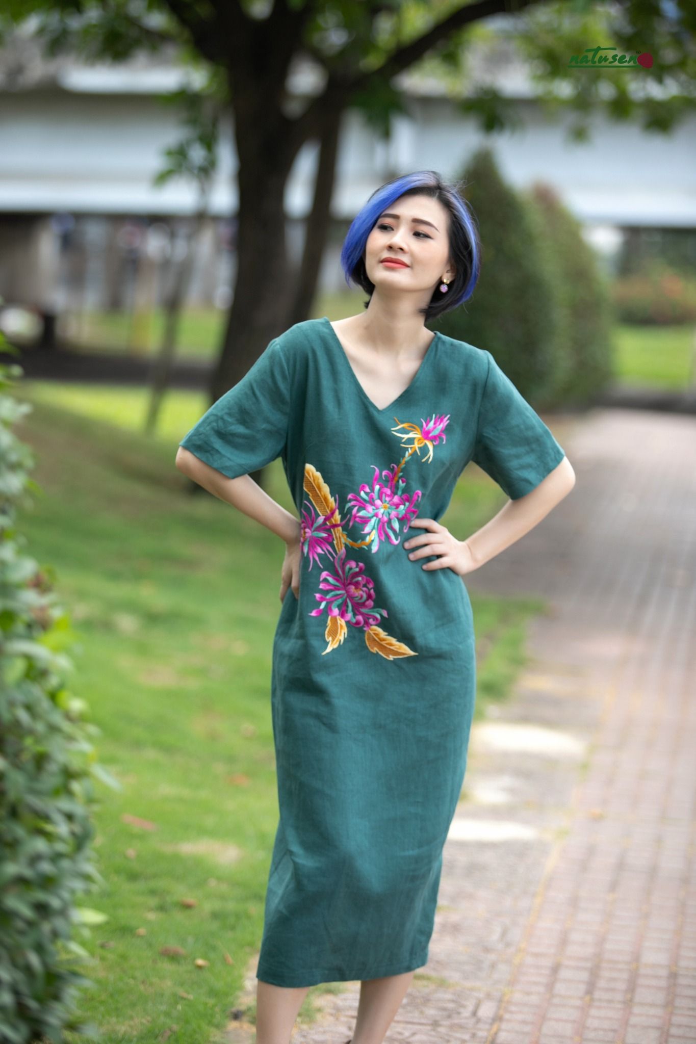 Đầm Mermai cổ tim maxi Xanh Cổ Vịt thêu tay Cúc Quỳnh