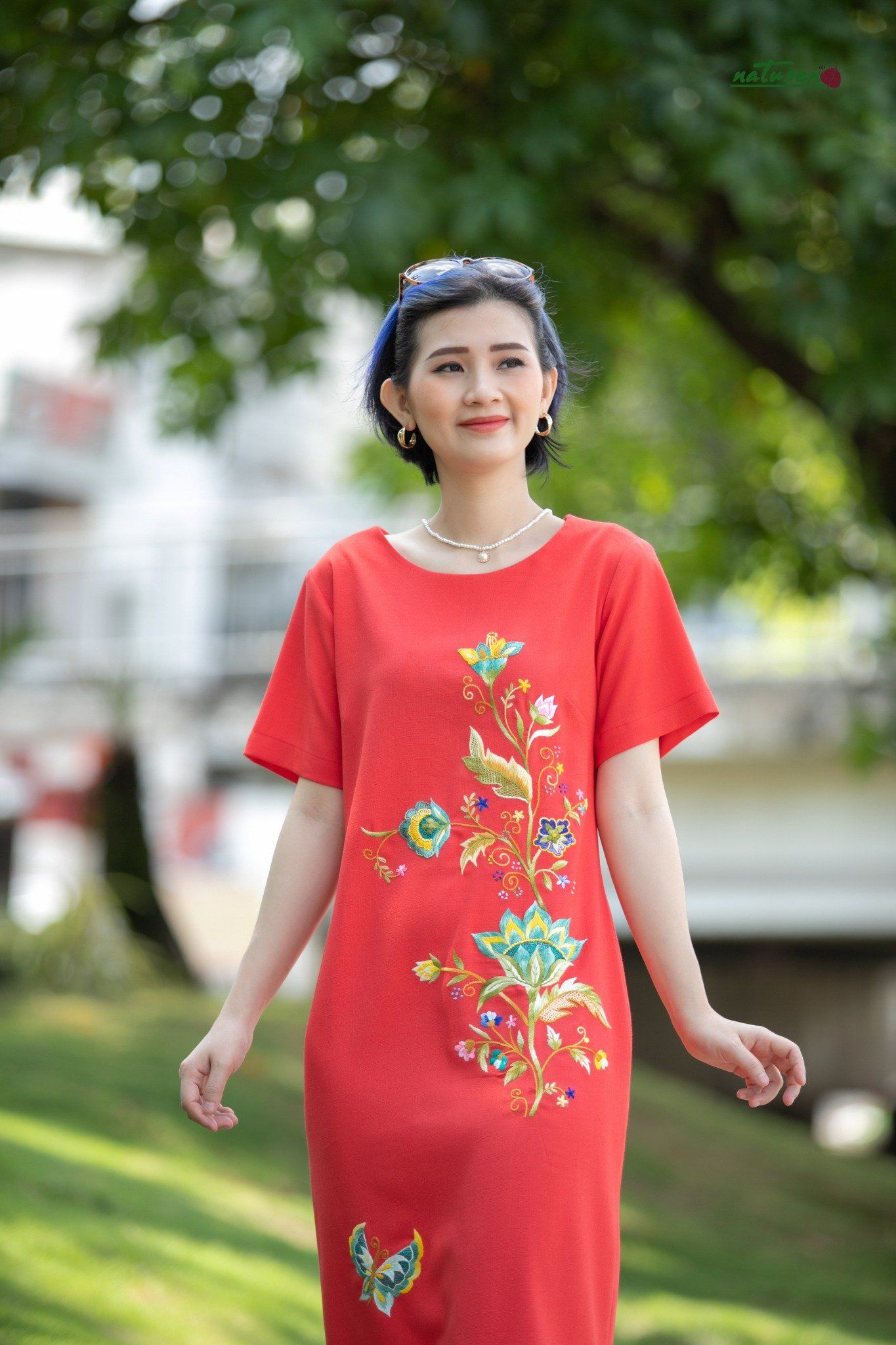 Đầm cam tươi thêu tay Noel Jacobean