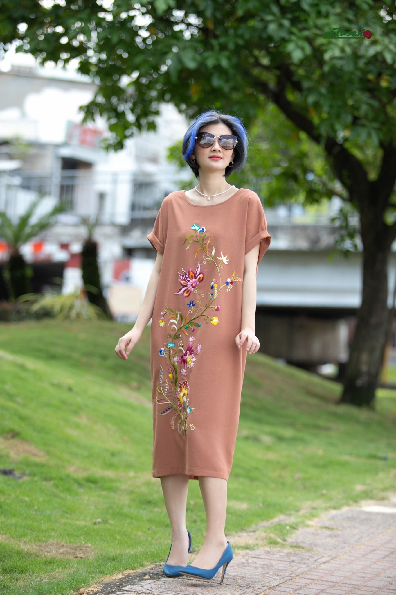 Đầm Tahera C Cafe sữa thêu tay Queen Jacobean
