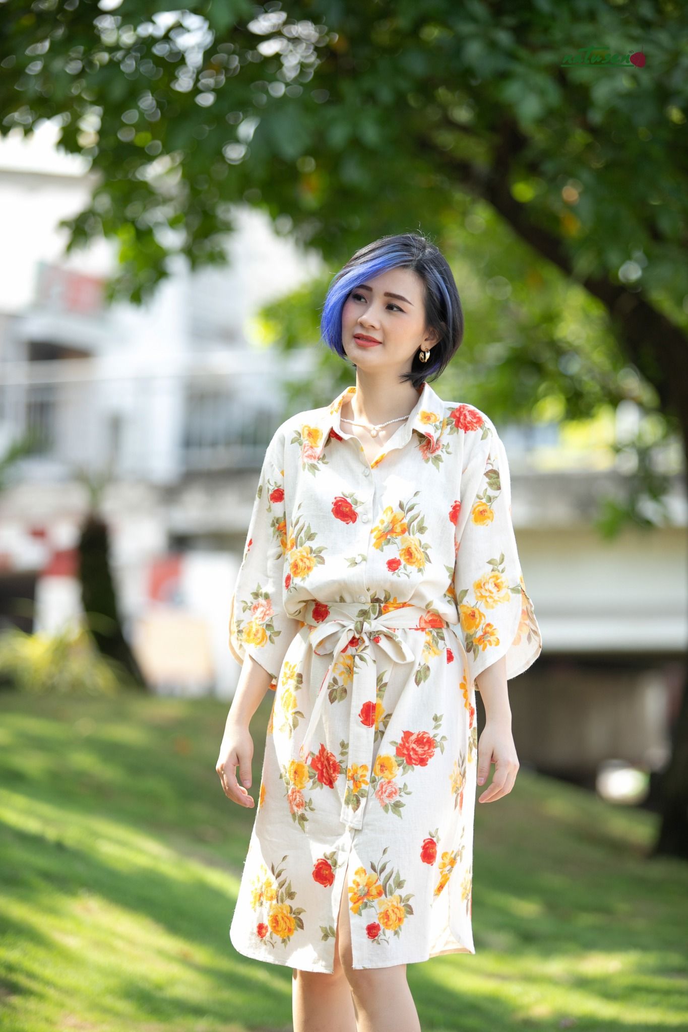  Đầm chemise linen in hoa hồng cam đỏ tay vét 