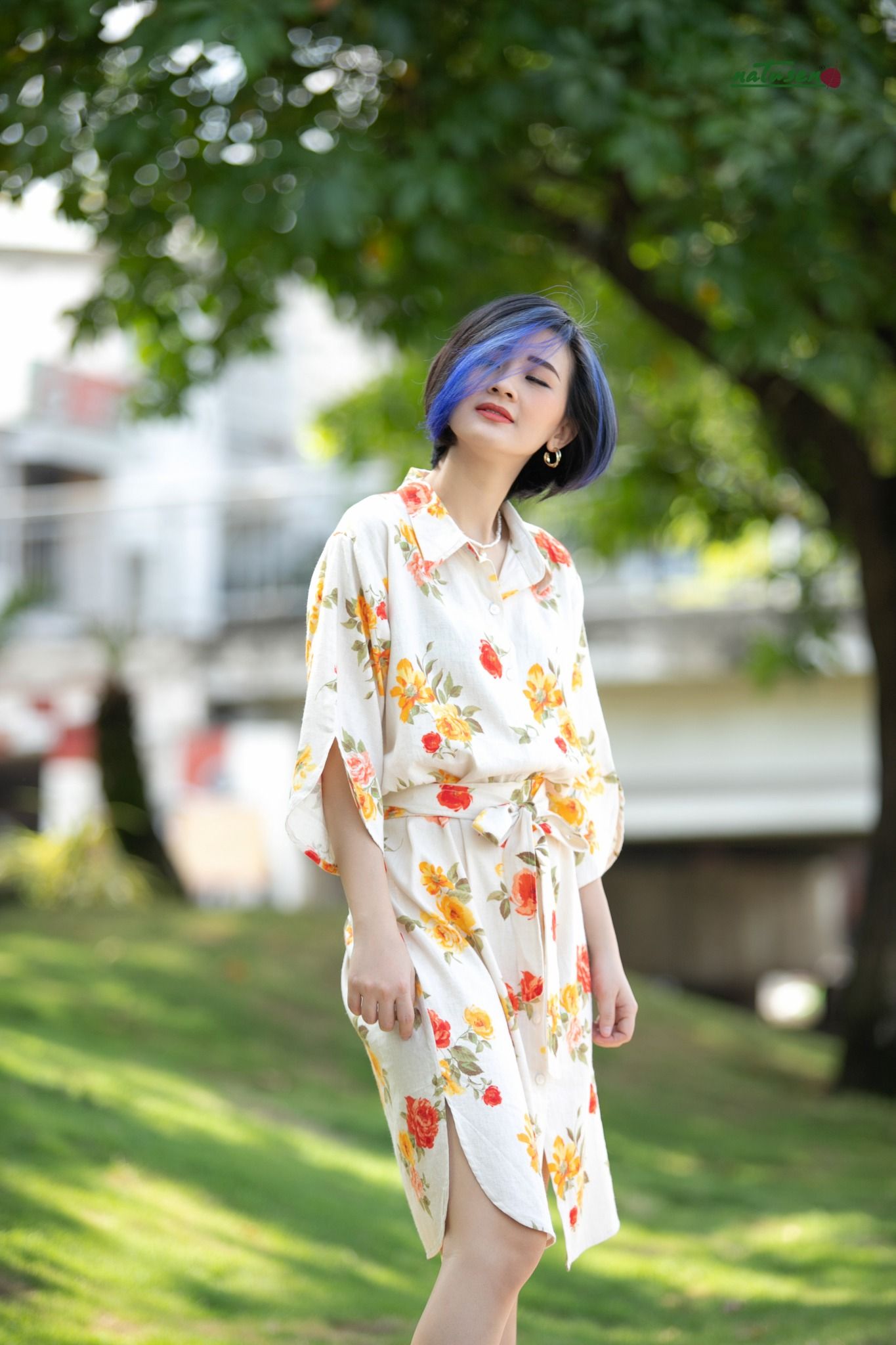  Đầm chemise linen in hoa hồng cam đỏ tay vét 