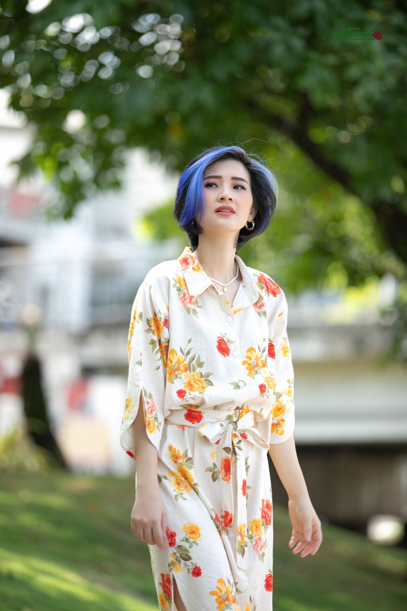 Đầm chemise linen in hoa hồng cam đỏ tay vét