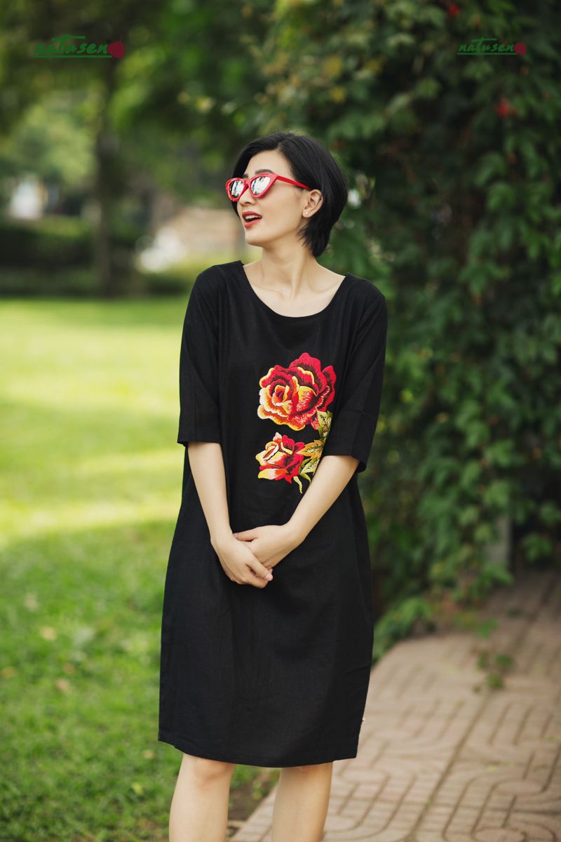 Đầm LBD thêu thủ công Hồng Nhung