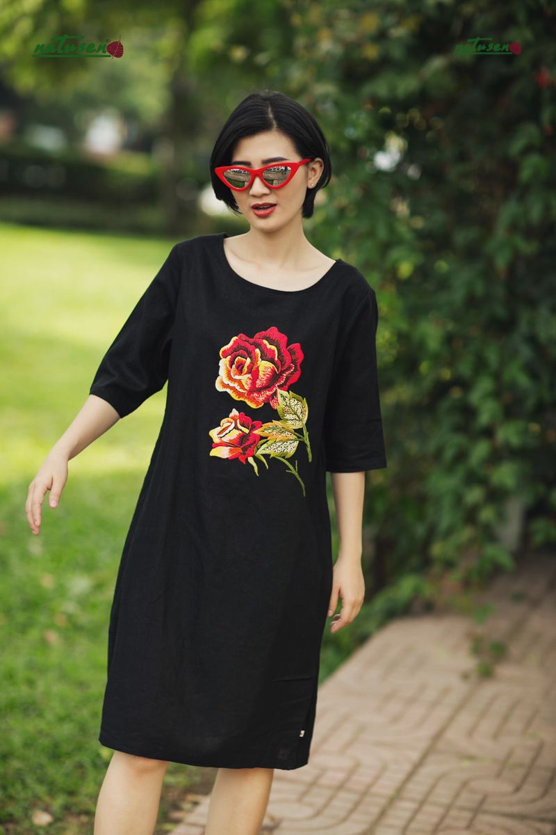  Đầm LBD thêu thủ công Hồng Nhung 