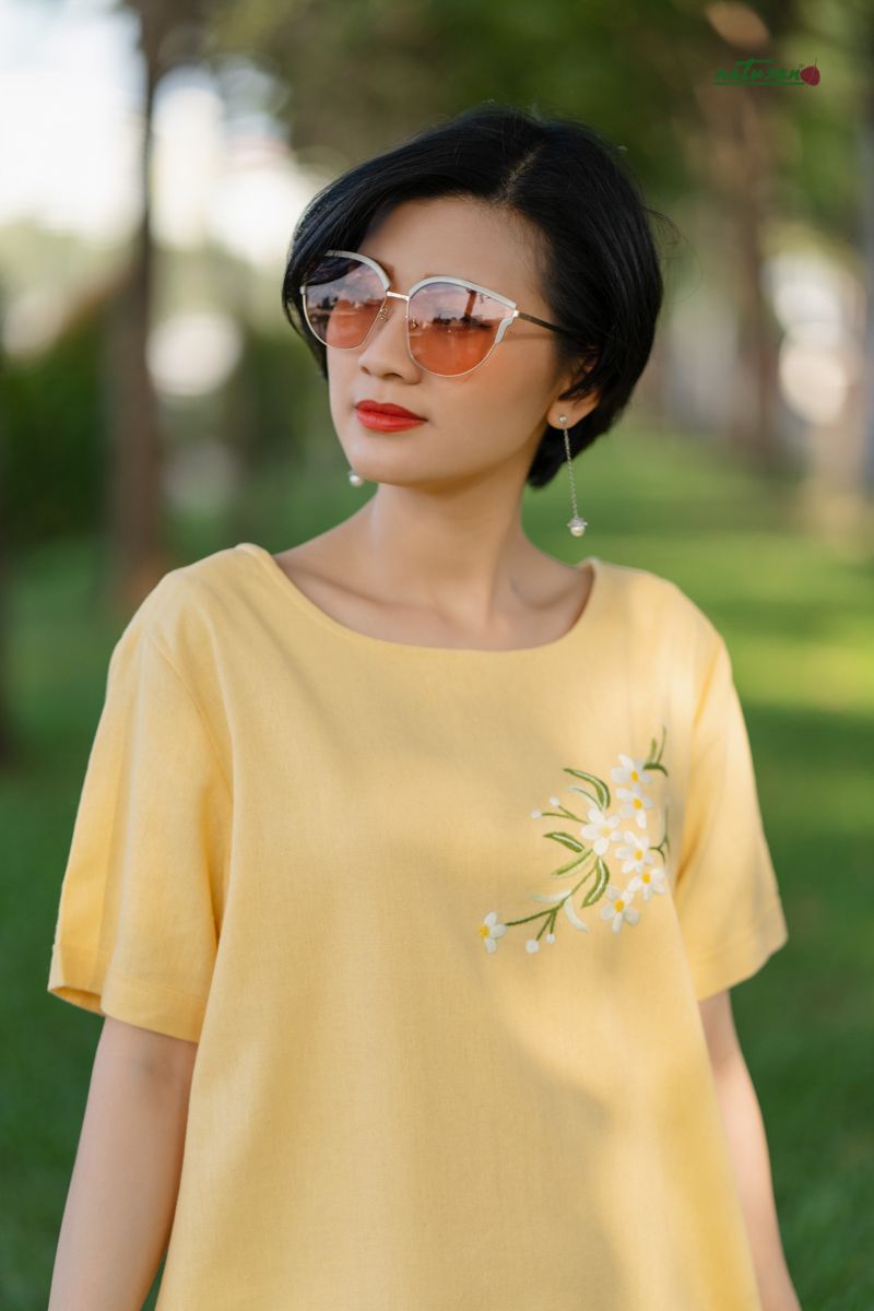 Đầm bí vàng nhạt thêu tay Xuyến Chi