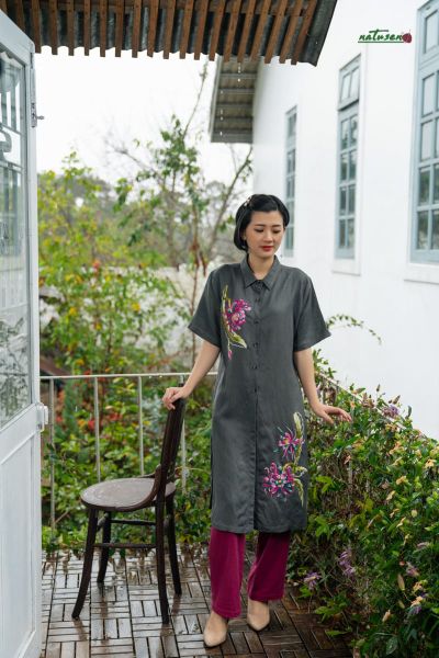  Áo tunic Cúc Quỳnh Xám Chì thêu tay 