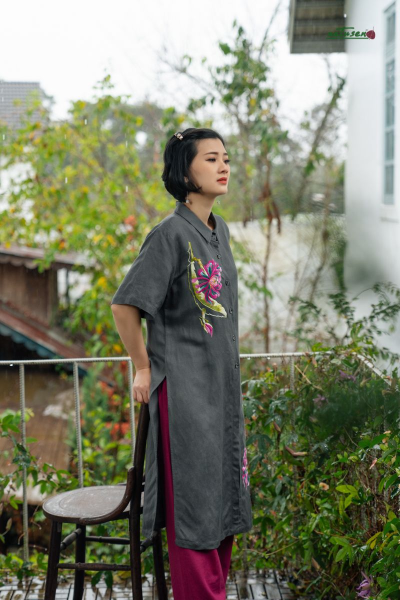 Áo tunic Cúc Quỳnh Xám Chì thêu tay