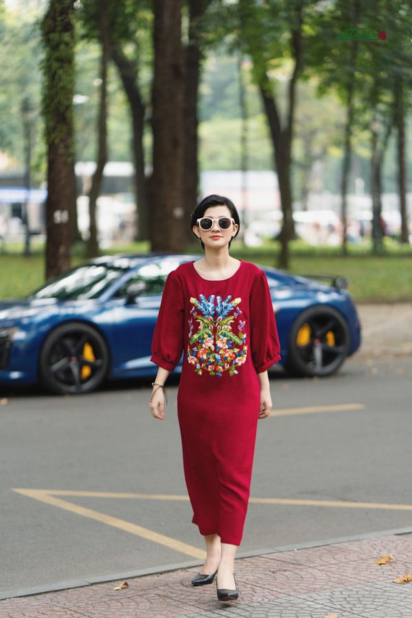 Đầm Sara Đỏ Fetival linen rayon thêu tay Thu Bình