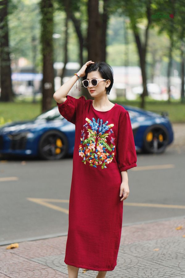 Đầm Sara Đỏ Fetival linen rayon thêu tay Thu Bình