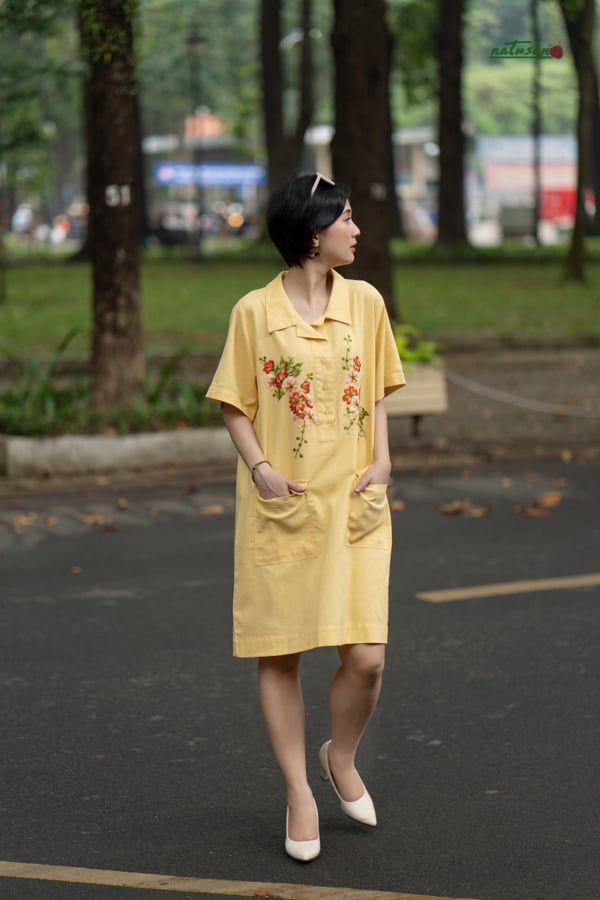 Đầm chemsie trụ Vàng Mơ thêu tay Bằng Lăng