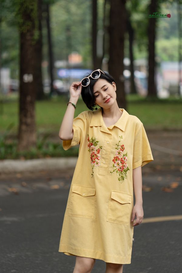 Đầm chemsie trụ Vàng Mơ thêu tay Bằng Lăng