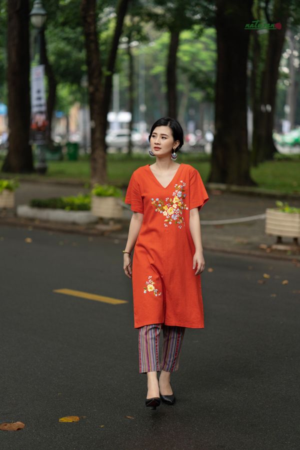 Tunic tim CAM thêu Hoa Thanh Xuân