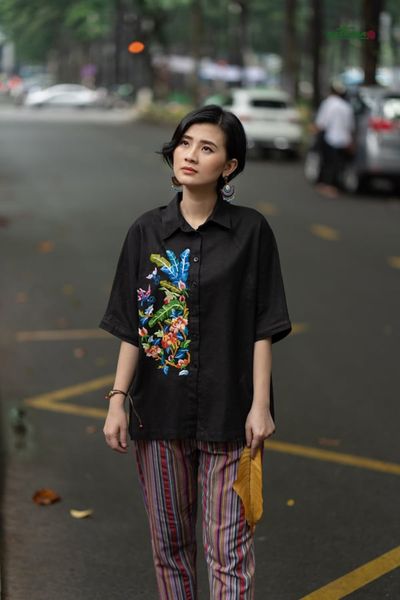  Áo linen thêu tay Thu Bình chemise Đen 