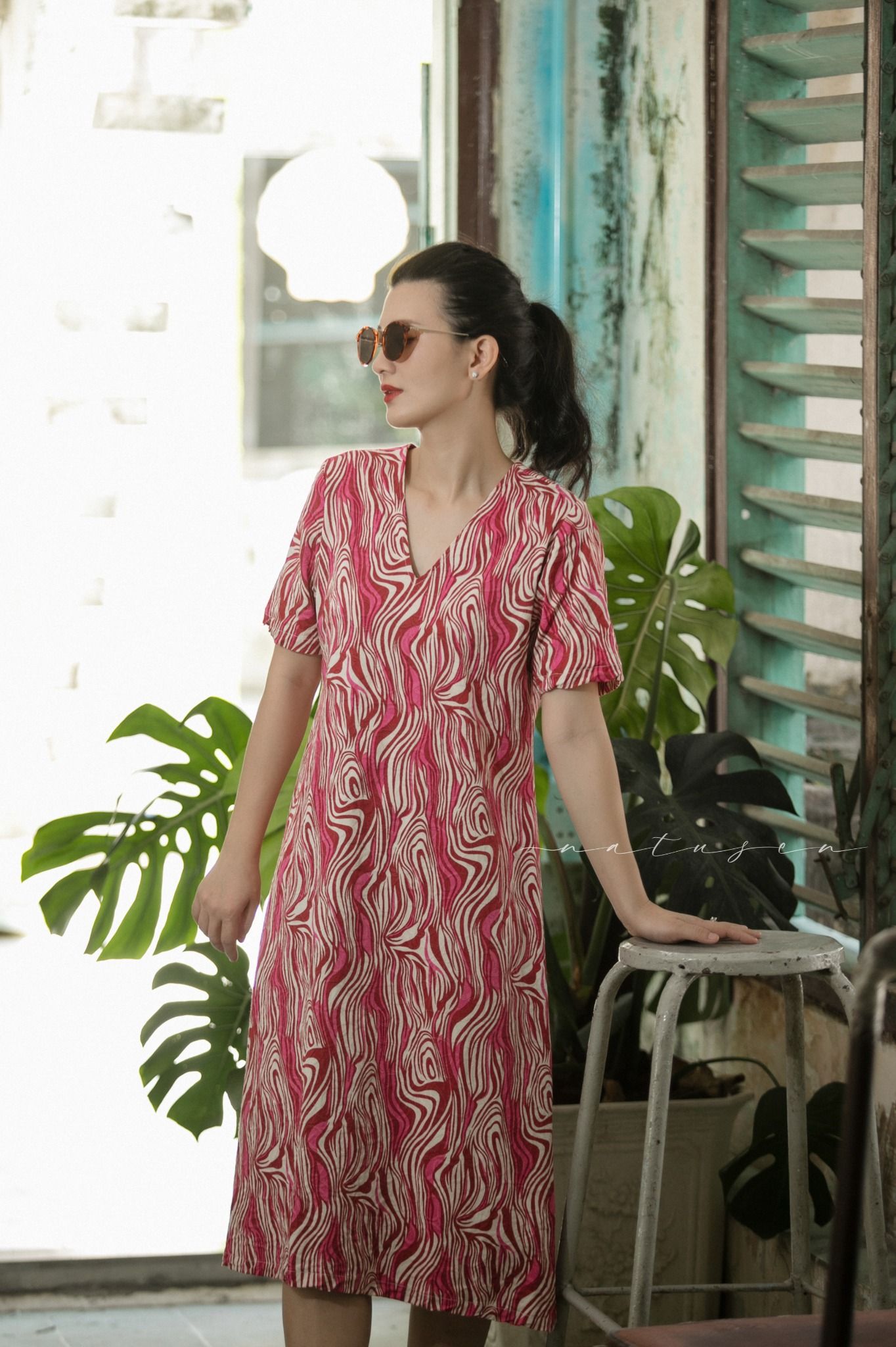 Đầm Emmy hồng bông vân gỗ