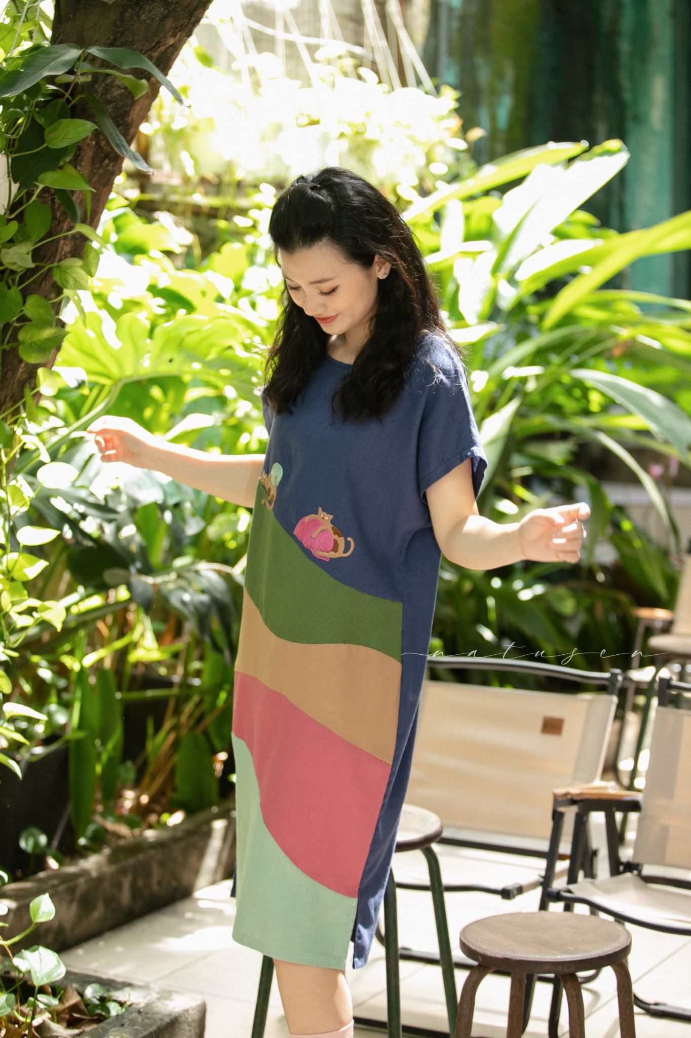 Đầm linen colorblock Pastel thêu tay Mèo Cuộn Len