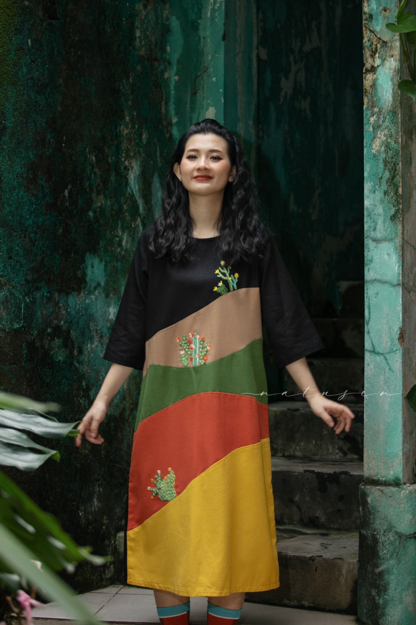 Đầm colorblock SAFARI thêu tay Xương rồng mini tay lỡ