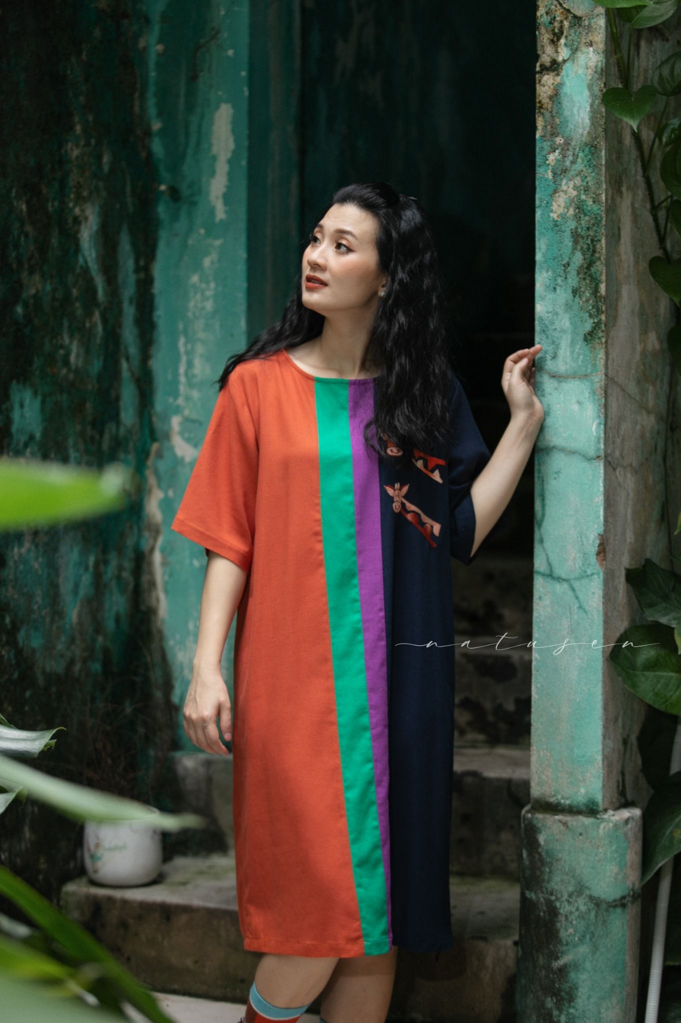 Đầm ColorBlock Safari thêu tay Hươu Đôi tay ngắn phối dọc