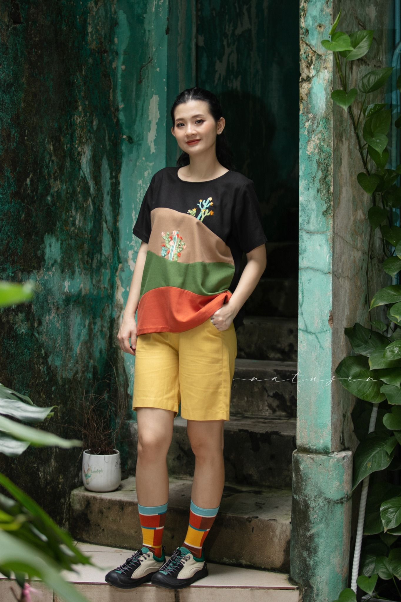 Áo colorblock SAFARI thêu tay Xương Rồng Mini tay ngắn