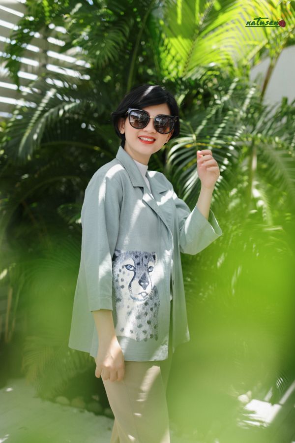 Áo khoác cổ Vest Xám thêu Cheetah