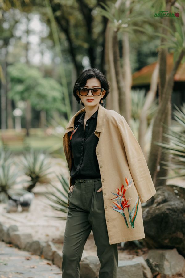 Áo khoác Blazer thêu tay Thiên Điểu màu Cát Sa mạc