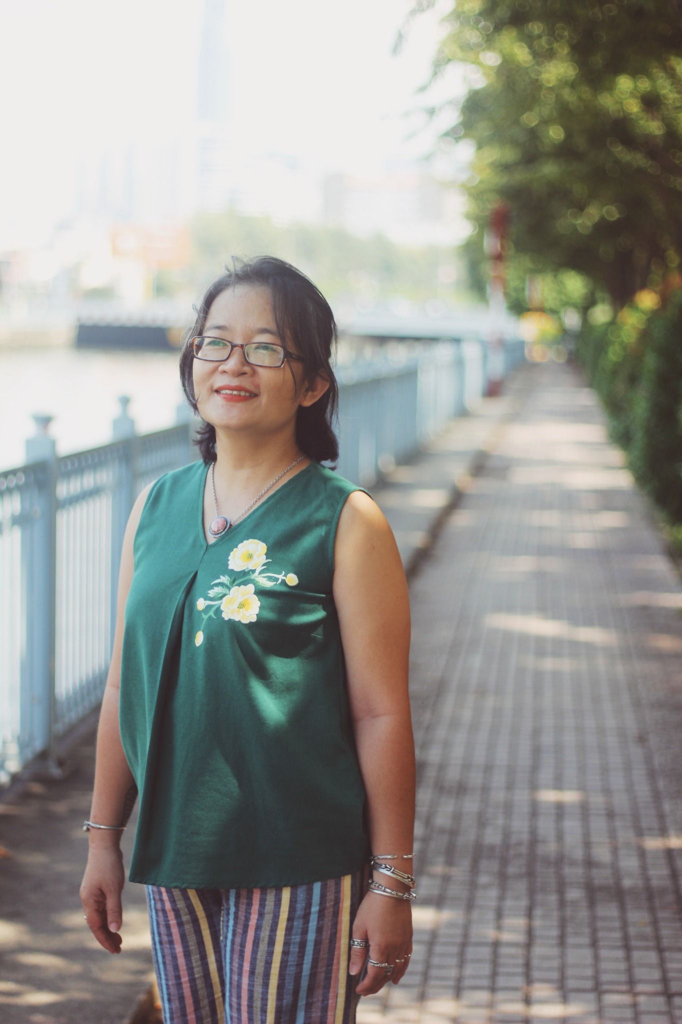 Áo tim xanh ve thêu hồng florentina vàng
