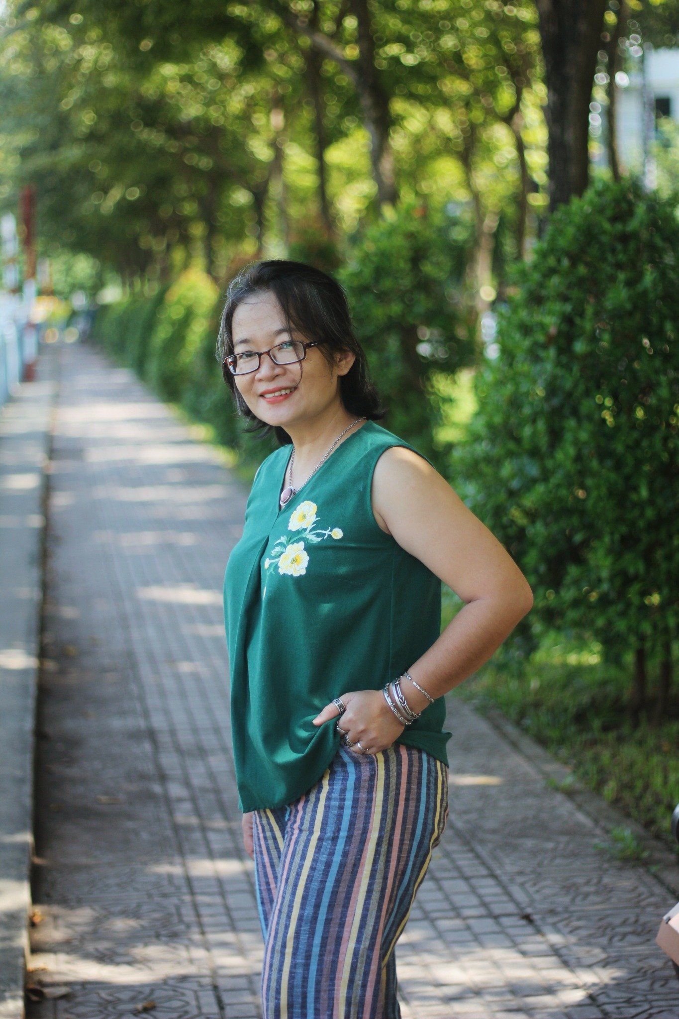 Áo tim xanh ve thêu hồng florentina vàng