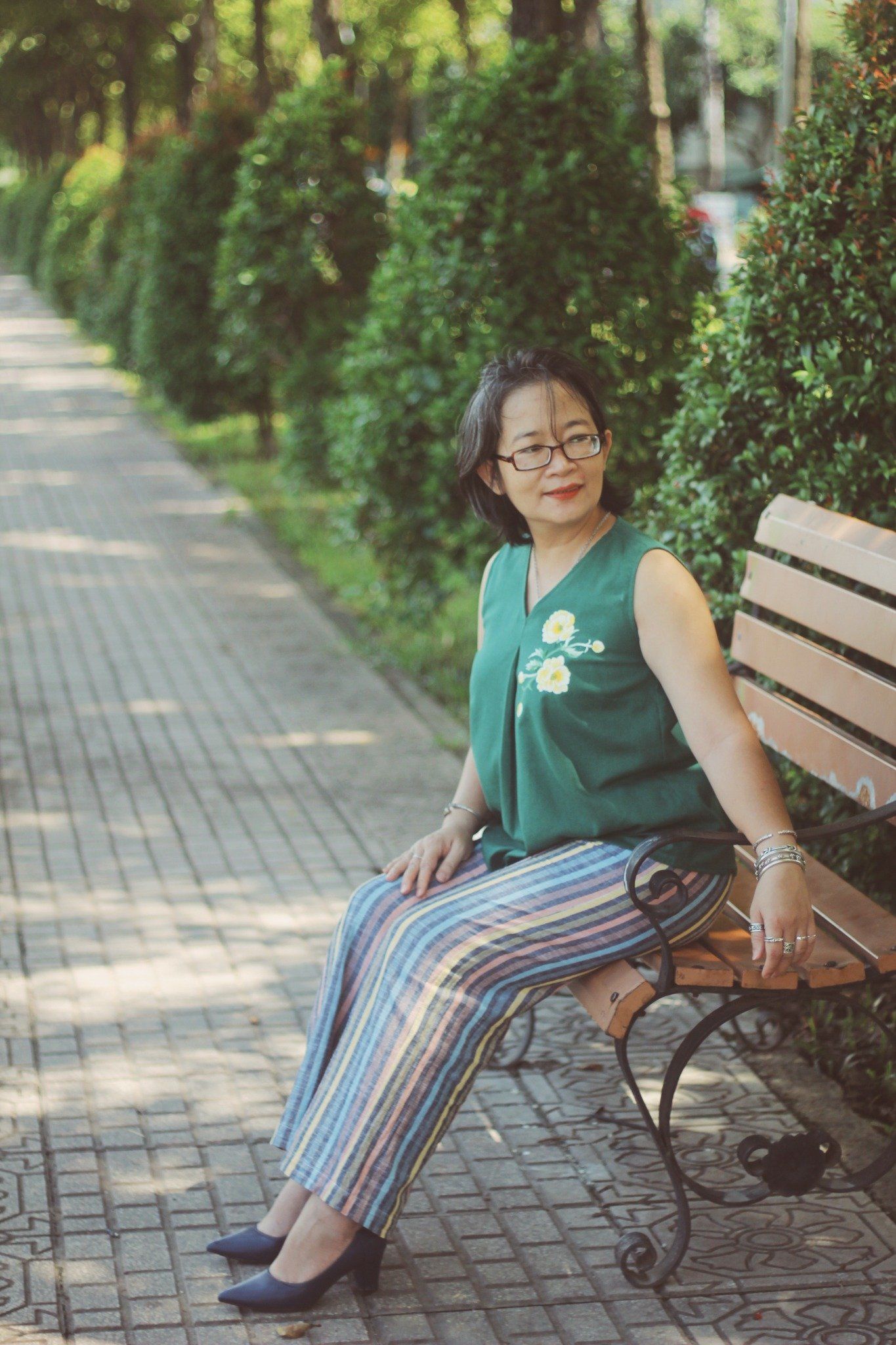 Áo tim xanh ve thêu hồng florentina vàng