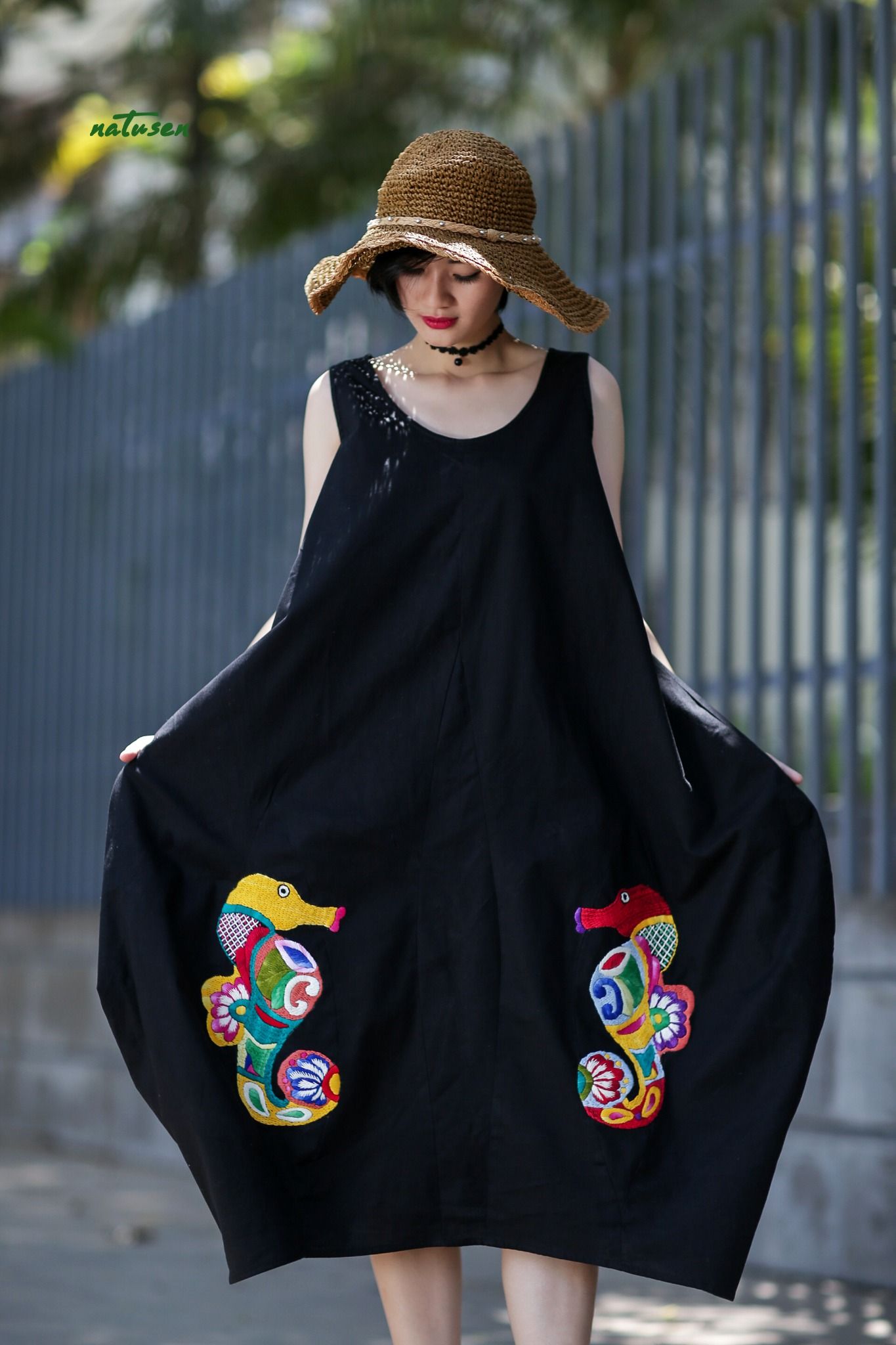 Đầm cocoon Belly thêu tay Hải Mã Couple