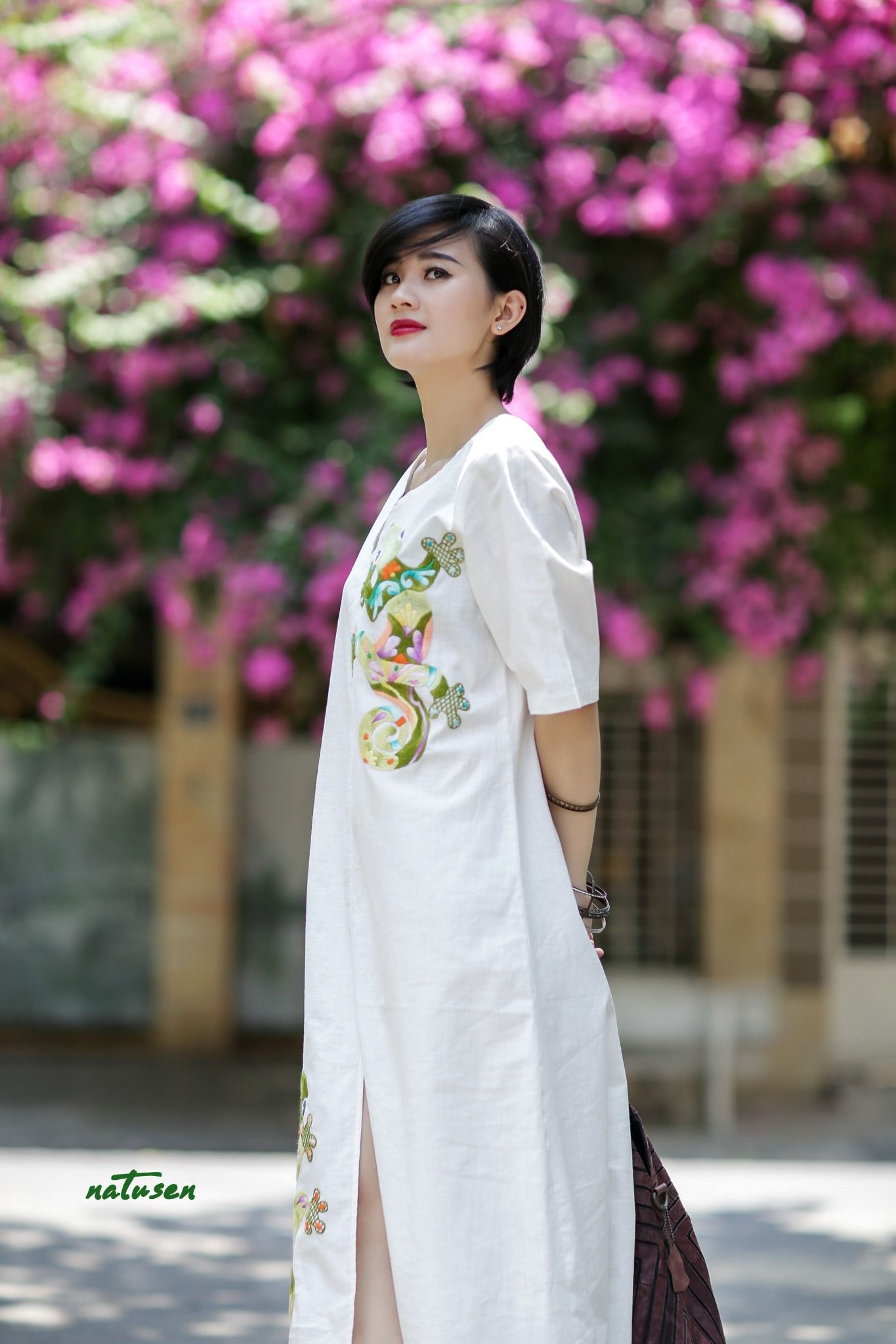 Đầm Victory Tắc kè lập thể offwhite