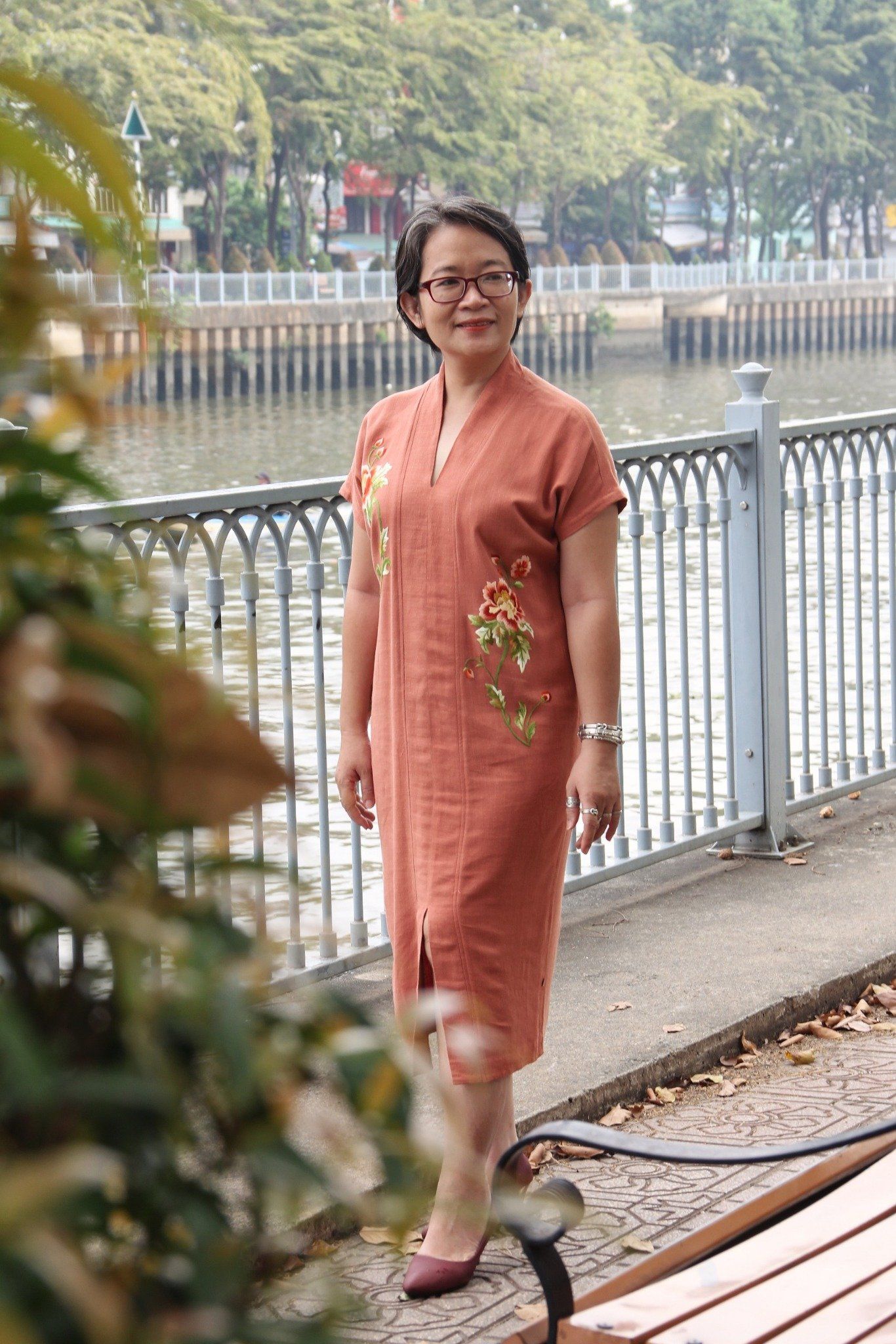 Đầm kimono cam gạch thêu tay Mẫu Đơn