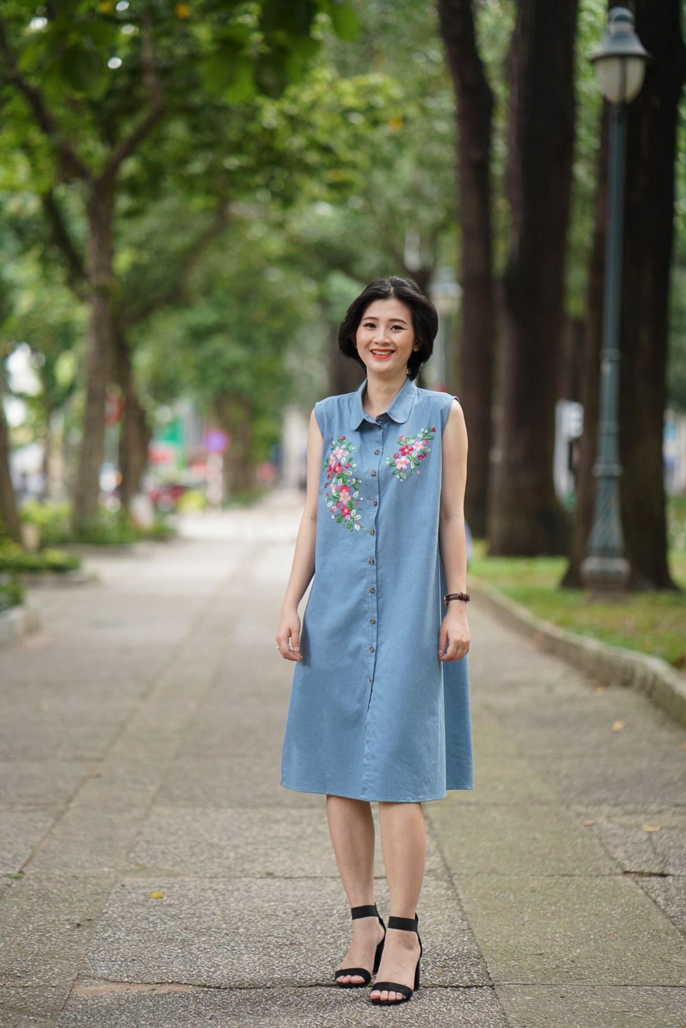 Đầm chemise ve bầu Xanh pastel thêu tay Hoa Sim